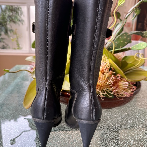 BALENCIAGA BLACK LEATHER MID CALF BOOTIES. 38.5. GUC - Picture 5 of 13